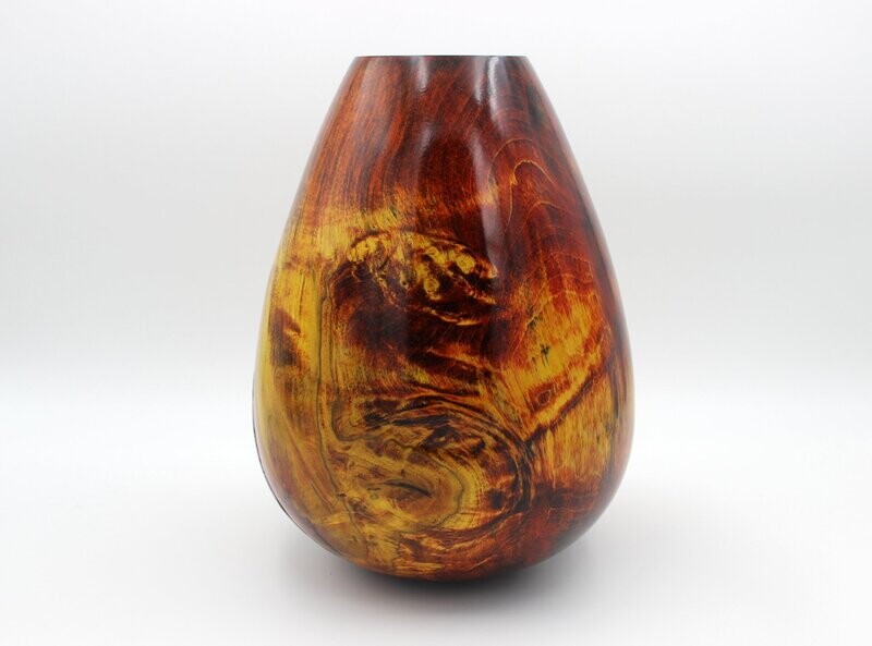 Vase aus Ahorn-Holz coloriert