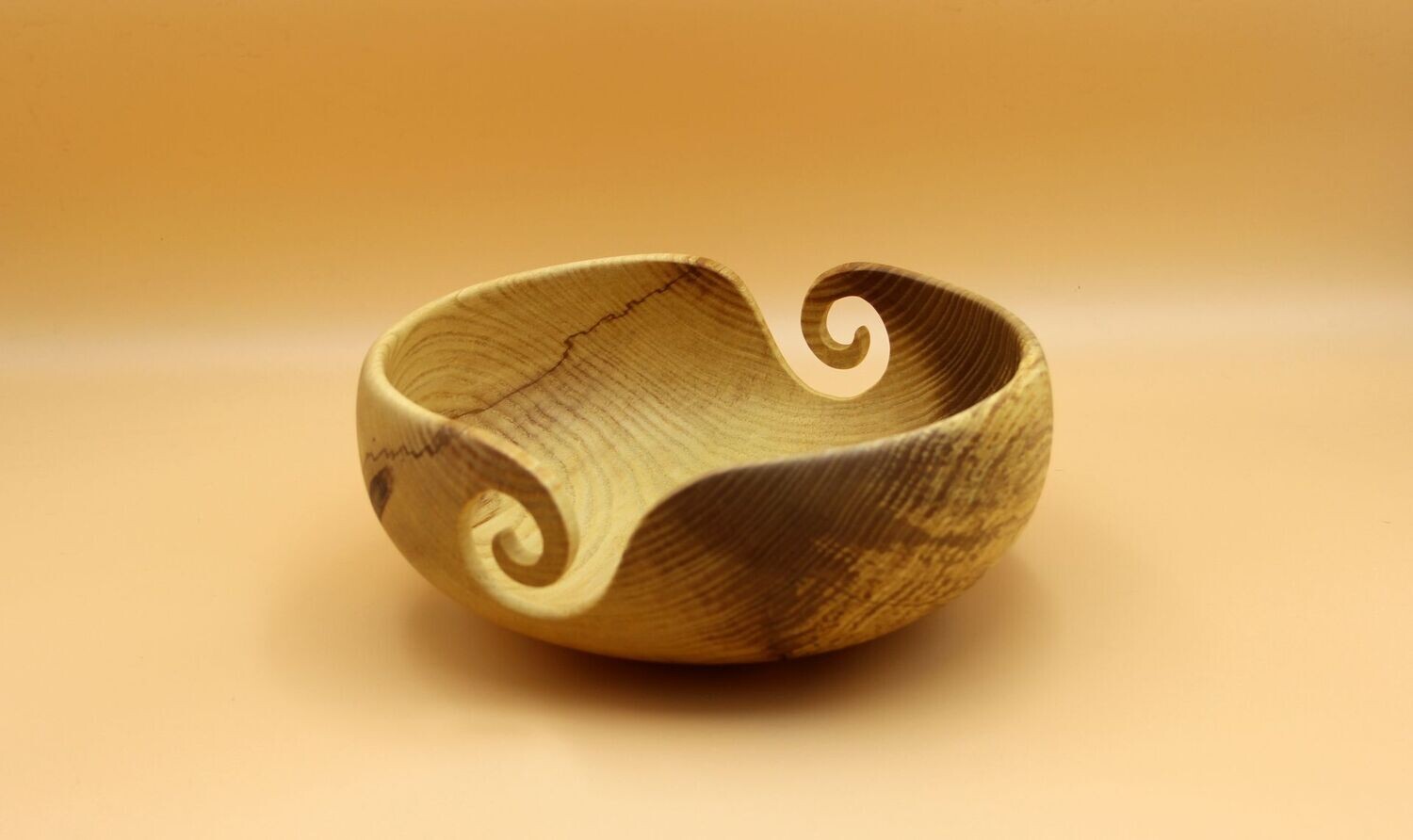Wolle-/ Garnschale aus Esche