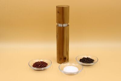 Gewürzmühle aus Eibe Maser mit Edelstahlring Gewürzmühle aus Eibe Maser mit Edelstahlring