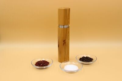 Gewürzmühle aus Eibe Maser mit Edelstahlring Gewürzmühle aus Eibe Maser mit Edelstahlring