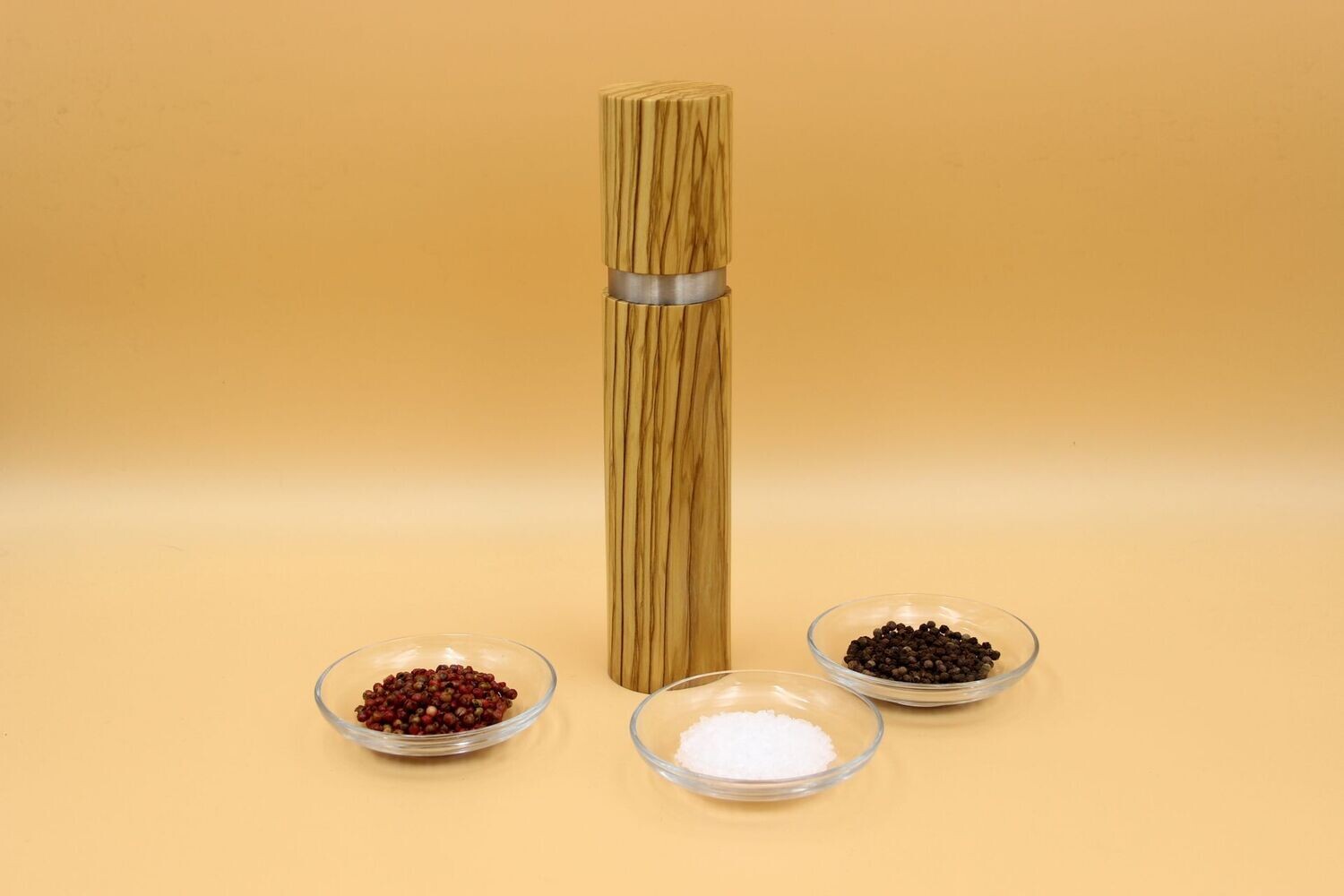 Gewürzmühle aus Oliven-Holz mit Edelstahlring