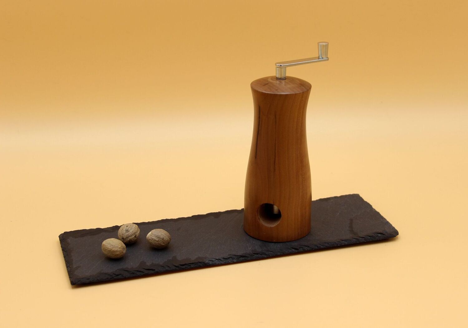 Muskat-Mühle aus Apfelholz