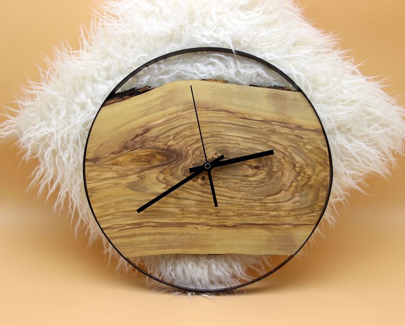 Funk-Uhr aus Olivenholz mit Edelstahlring BLACK