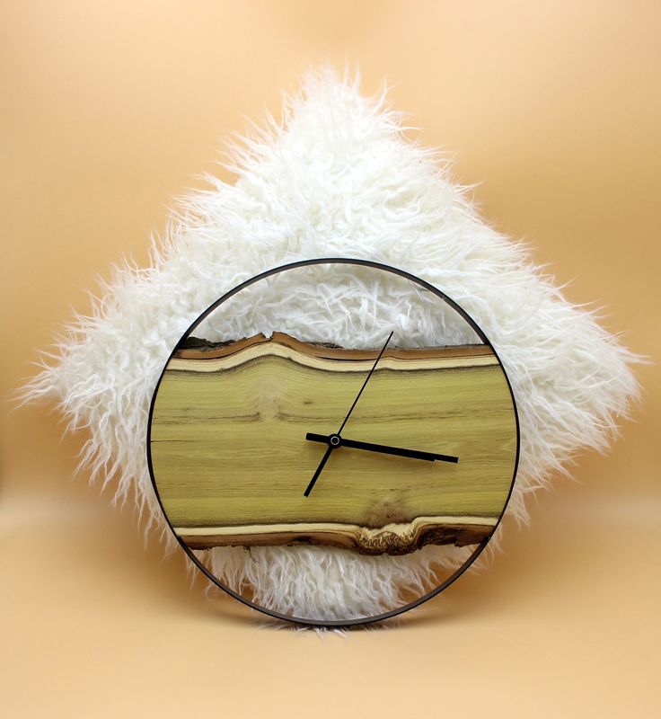 Funk-Uhr aus Robinie Natur mit Edelstahlring BLACK Funk-Uhr aus Robinie Natur mit Edelstahlring BLACK