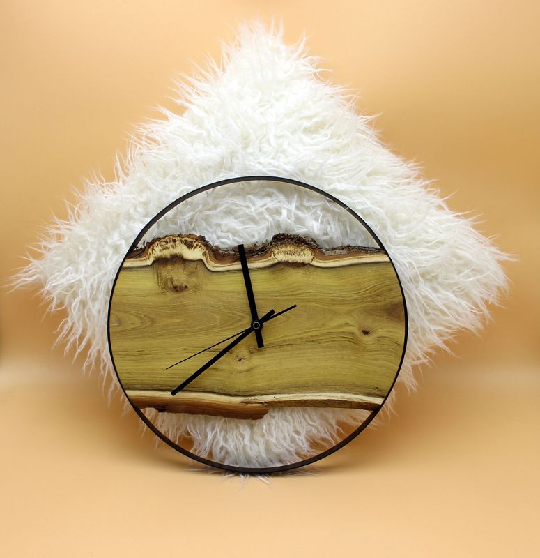 Funk-Uhr aus Robinie Natur mit Edelstahlring BLACK Funk-Uhr aus Robinie Natur mit Edelstahlring BLACK