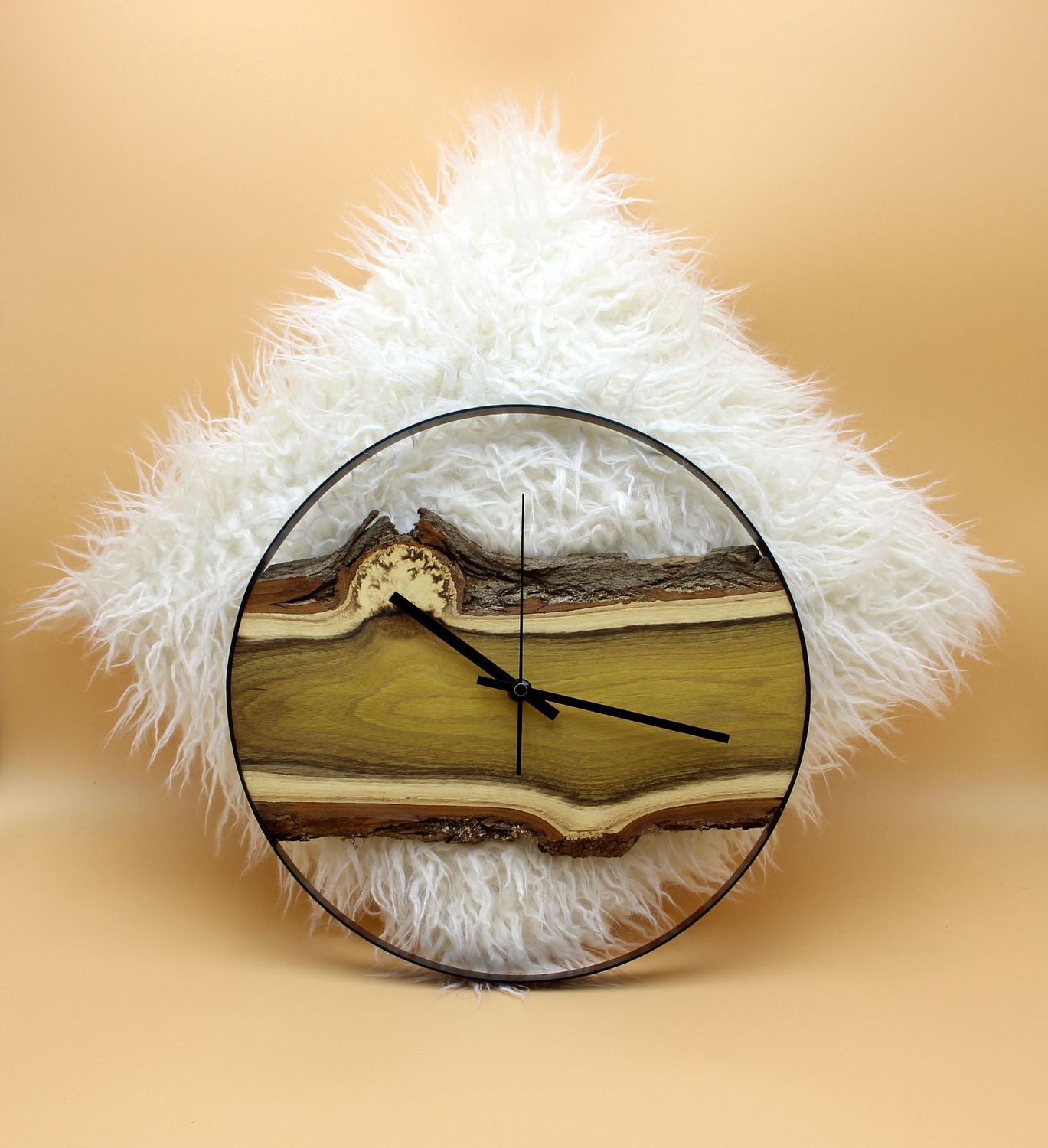 Funk-Uhr aus Robinie Natur mit Edelstahlring BLACK