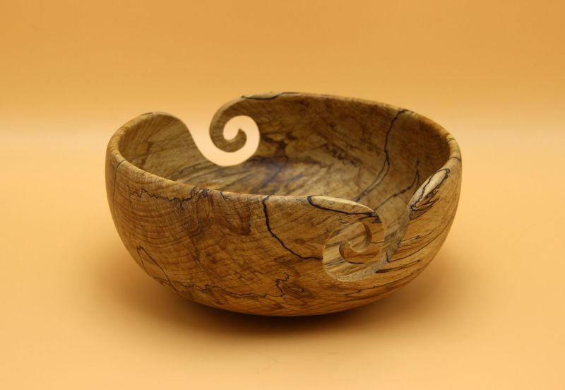 Wolle-/ Garnschale aus gestockter Buche Wolle-/ Garnschale aus gestockter Buche
