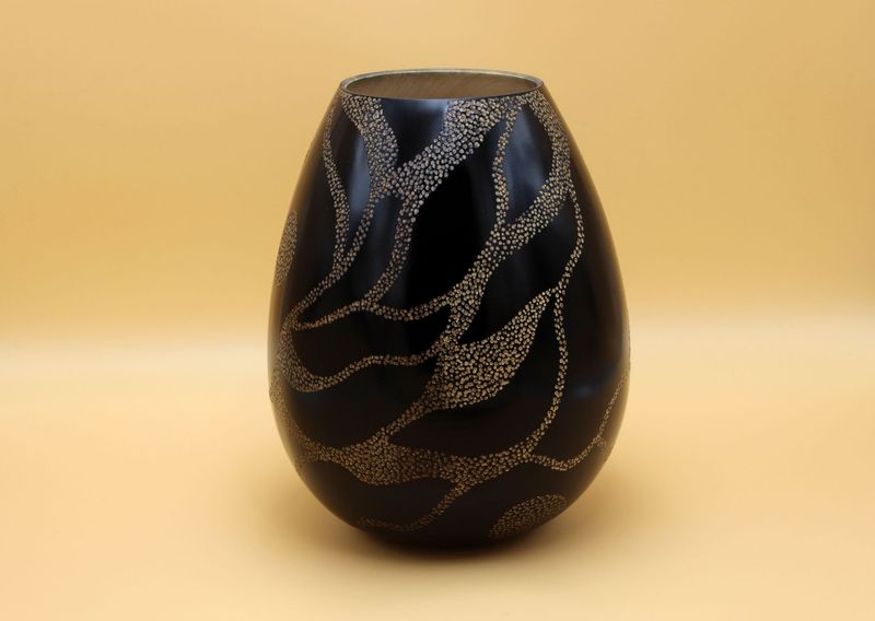 Vase aus Ahorn-Holz coloriert & strukturiert Vase aus Ahorn-Holz coloriert & strukturiert
