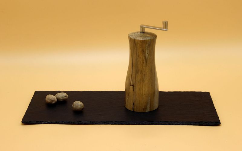 Muskat-Mühle aus gestockter Buche