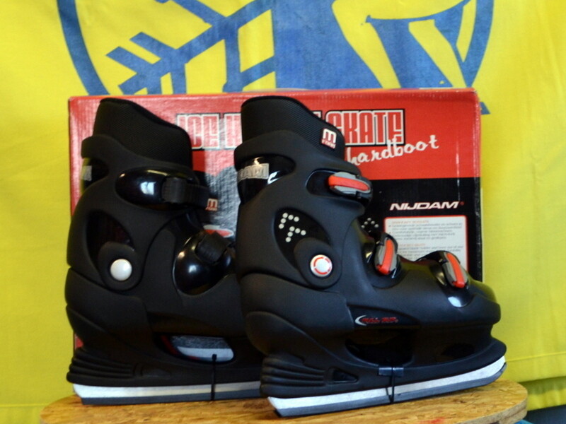 Maat 40 Hockey Zwart/Rood