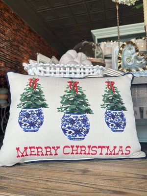 Merry Christmas Pillow w/piping