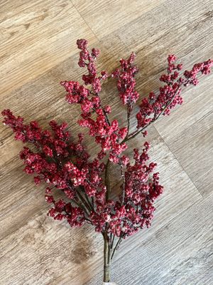Red Berry Spray w/Glitter/Ice