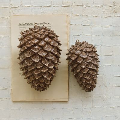 7" Pinecone w/Glitter