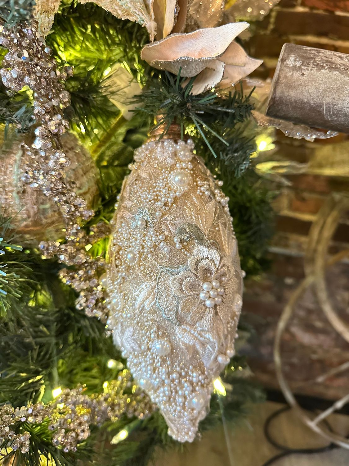 Pearl Glitter Finial Ornament