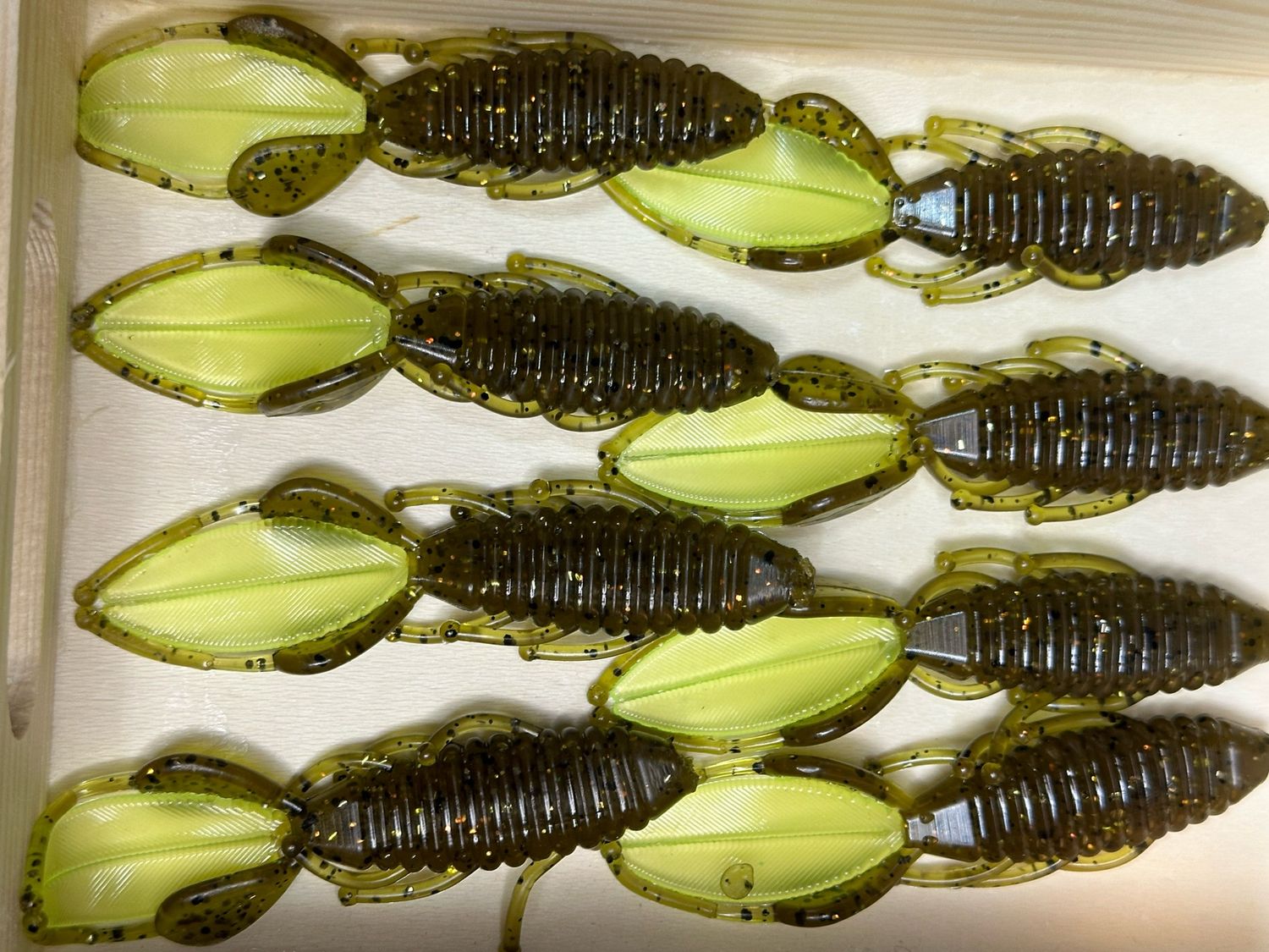 Little Stingers , Green Pumpkin / Chartreuse Tails
