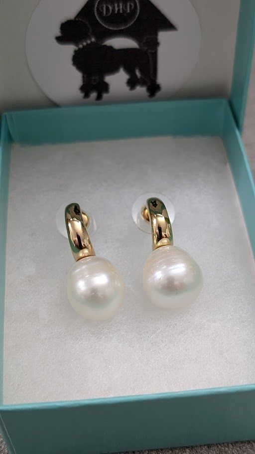 Dog House Pearl Earrings