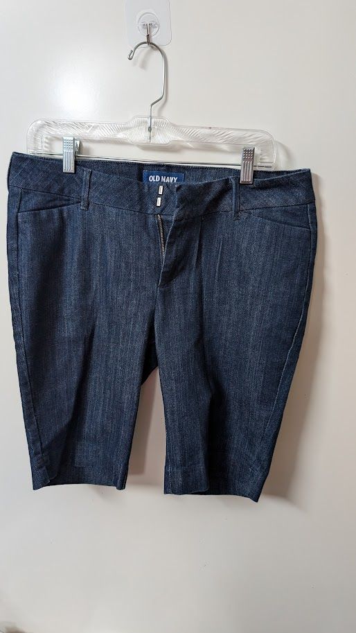 Old Navy Women&#39;s Denim Shorts- Size 8 Regular