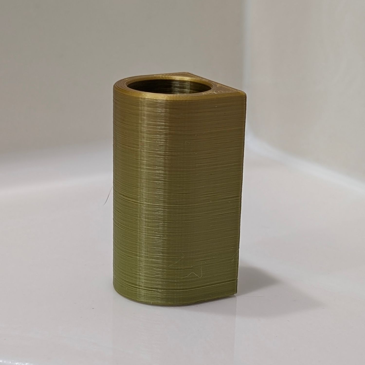 Chappy – The Ultimate Chapstick Holder- Gold to Green Transition
