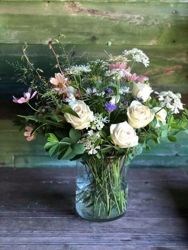 Fresh flower arrangement (Large)