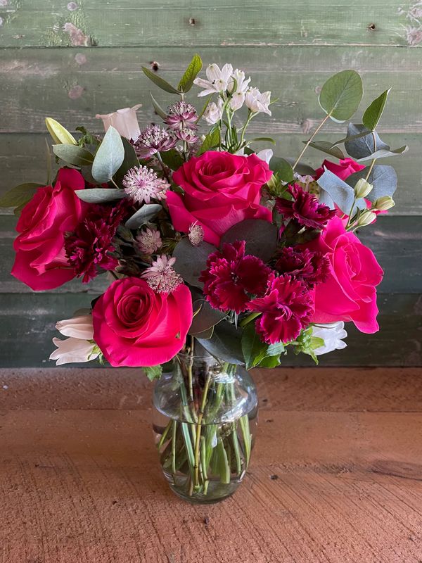 Valentine's Day Arrangement (smaller) Valentine's Day Arrangement (smaller)