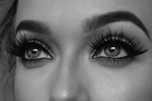 False eyelashes False eyelashes