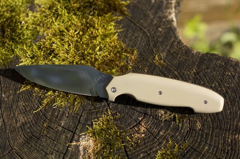 Titan N690Co manche G10 gris