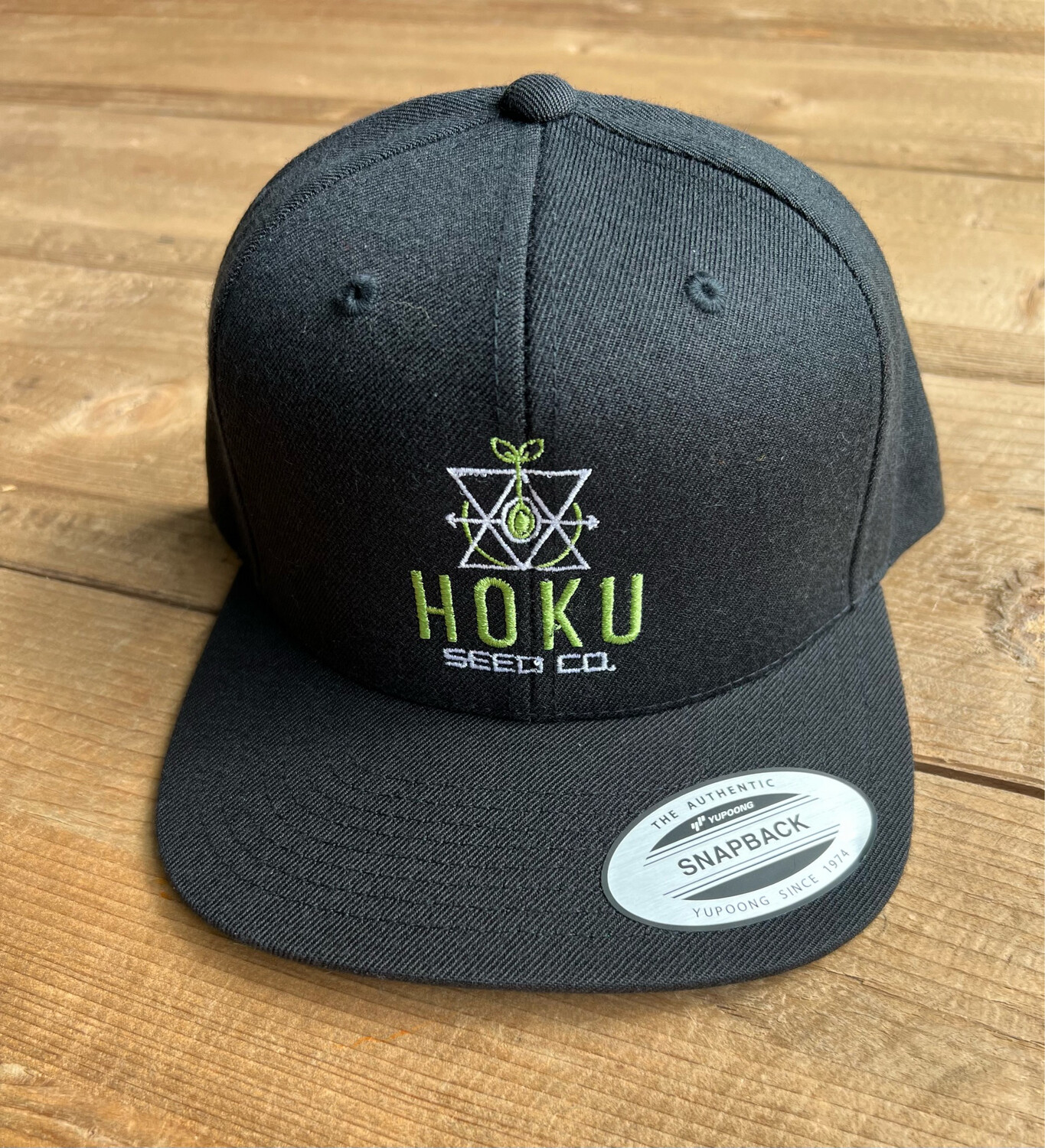 Hoku Graphic Hat