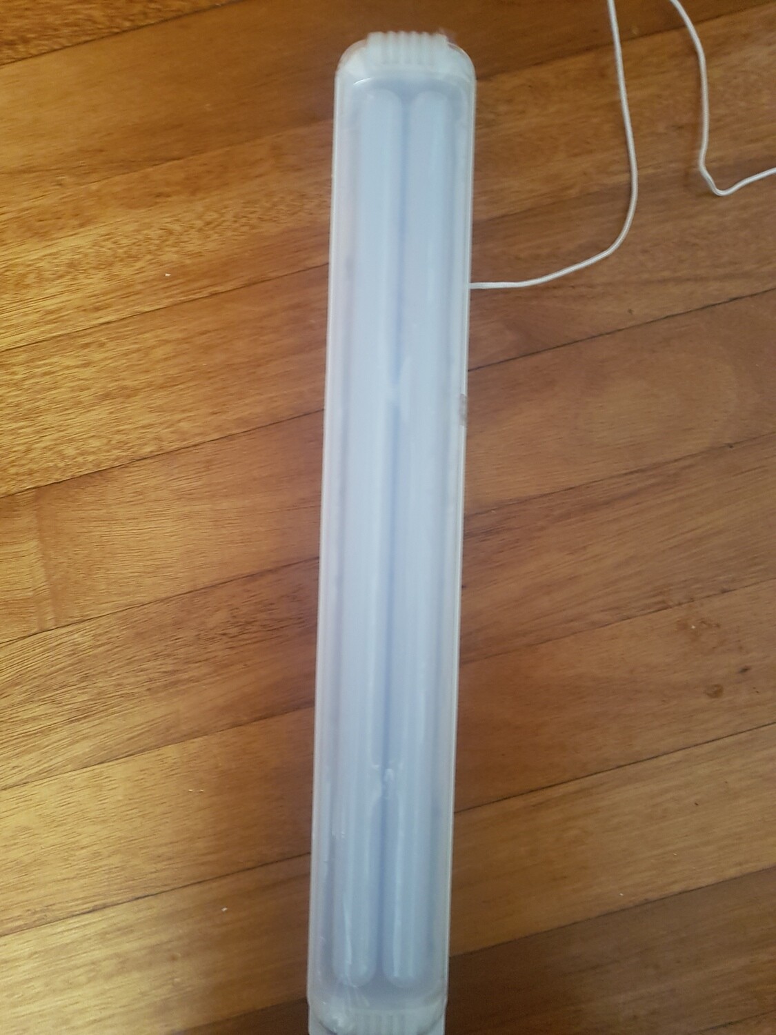 Rechargeable emergency fluorescent light