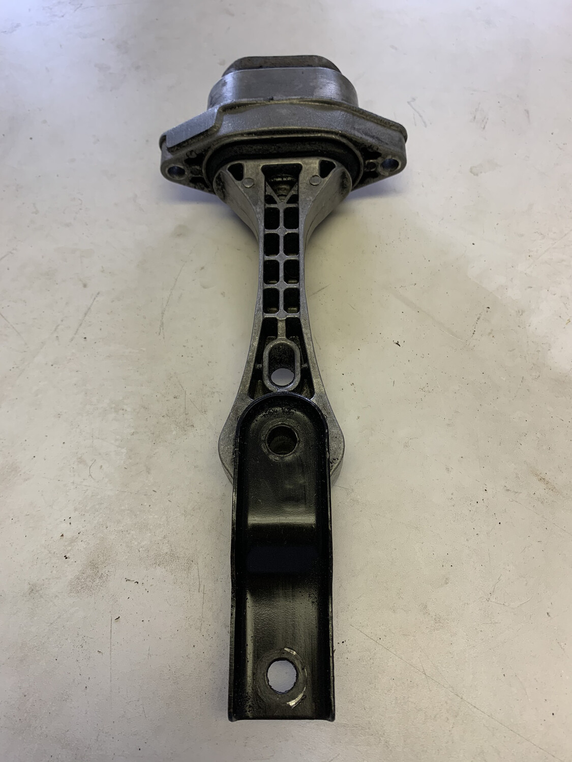 Stock Dog Bone Mount