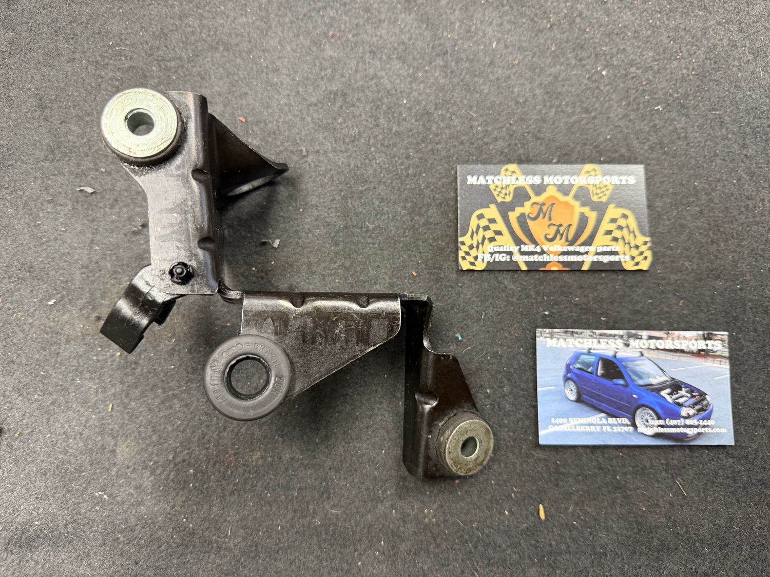 02J Five speed transmission shifter transmission bracket