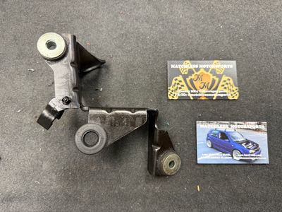 02J Five speed transmission shifter transmission bracket