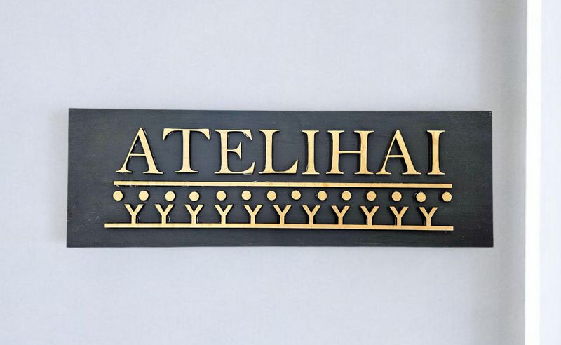 Atelihai Sign Decor