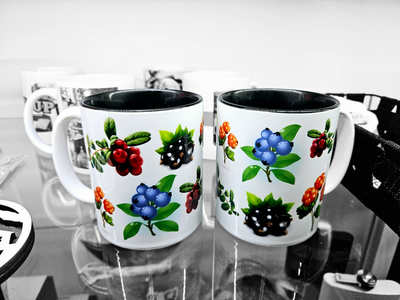 11 oz. Labrador Berry Mug with Black interior