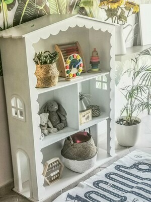 Townhouse: Dolls House/Storage unit Townhouse: Dolls House/Storage unit