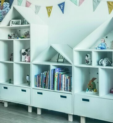 Lucy: Dolls House/Storage unit Lucy: Dolls House/Storage unit