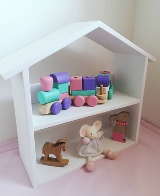 Lara: Dolls House/Storage unit Lara: Dolls House/Storage unit
