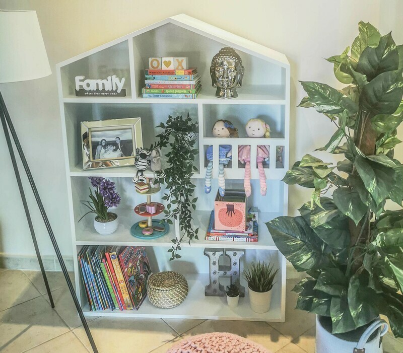 Sharon: Dolls House/Storage unit Sharon: Dolls House/Storage unit