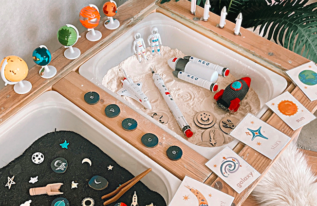 Space Toys - 11 Piece Set with Flash Cards