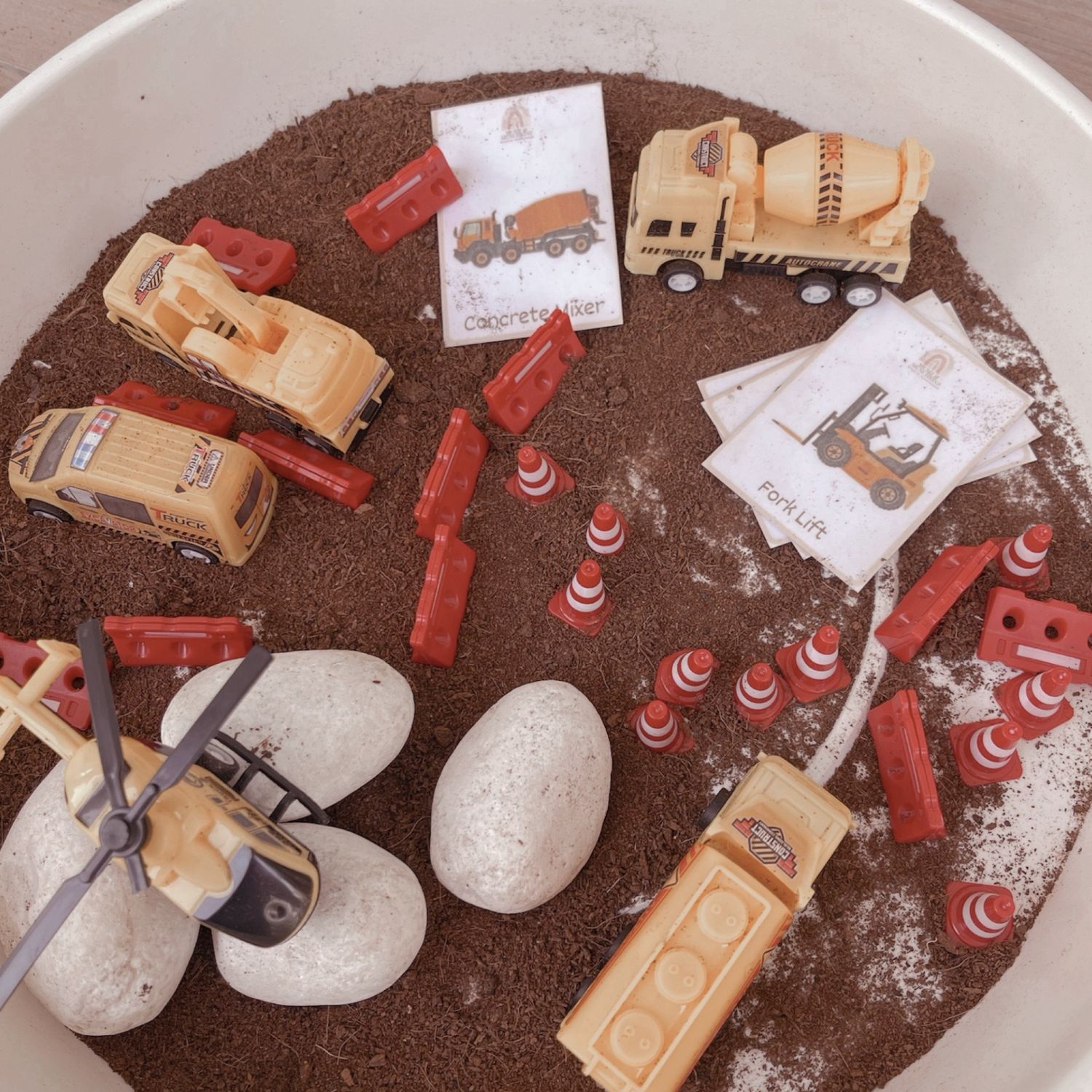 Construction - Soil Base - Sensory Tray &amp; Set