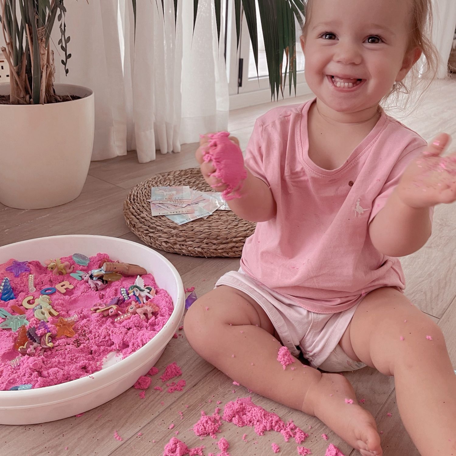Unicorn Dreams - Moon Sand Sensory Tray &amp; Set