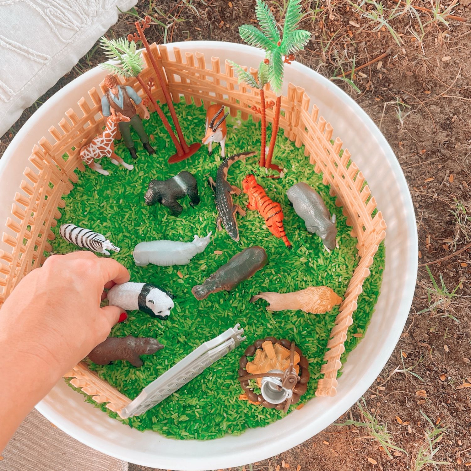 Zoo Keeper’s - Rice-Based Sensory Tray Set
