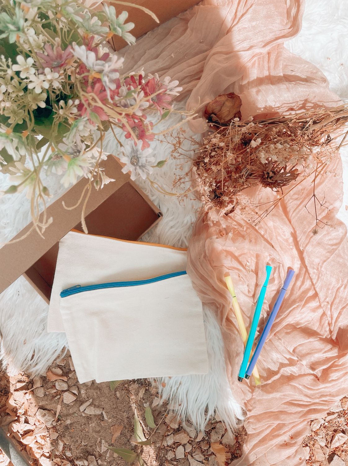 Design &amp; Create Pouch Activity Box