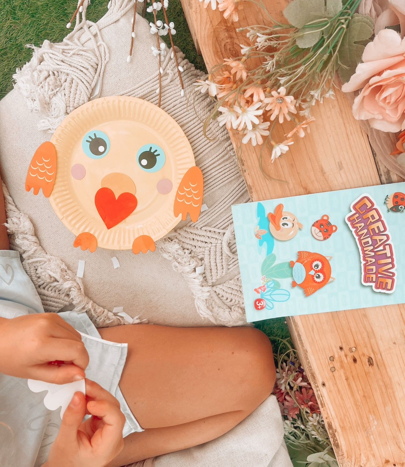Paper Plate Arts &amp; Crafts Activity Box - Animal Themed