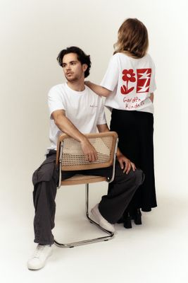 Oversized T-Shirt - &quot;garden of kindness&quot;