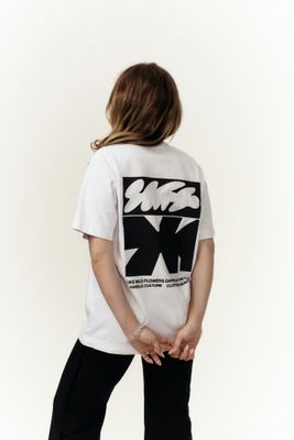 T-Shirt Heavy - &quot;flowers dancing in the wind&quot;