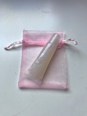 Monshine Tinted Mousturzing Gloss