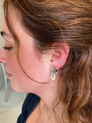 LABRET piercing V