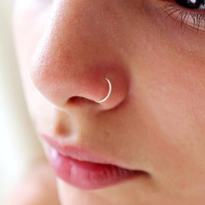 Neuspiercing ringetje zilverkleurig KLIK