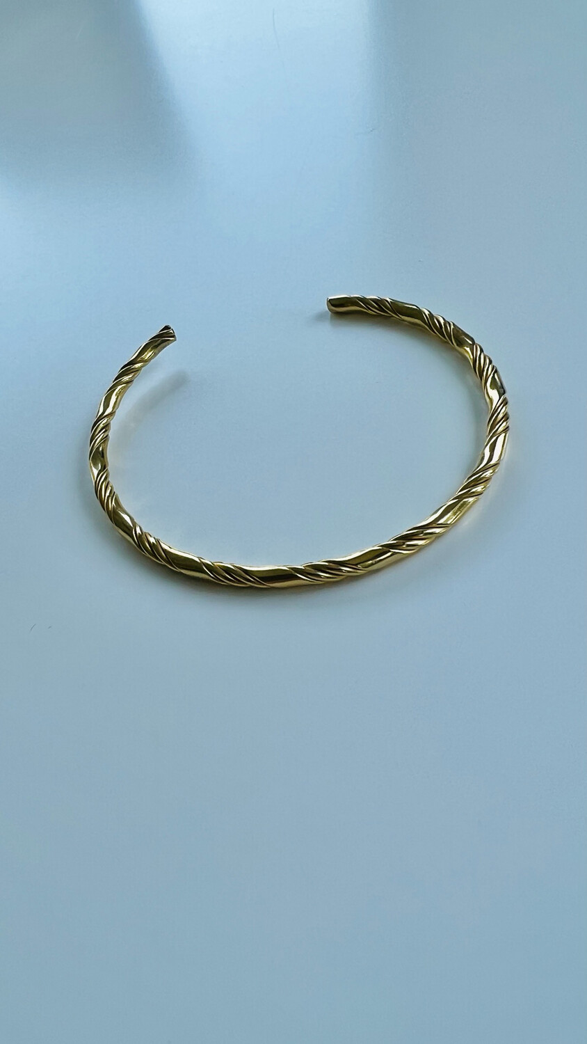 Bangle twist