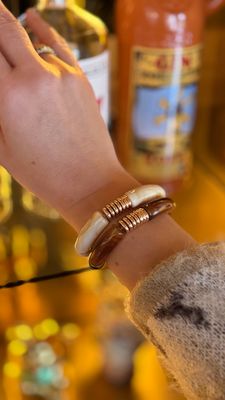 Curvy chic bangle